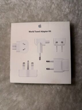Apple World Travel Adapter Kit - White Plug Set